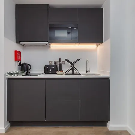 Cable Street Serviced *