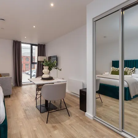 Cable Street Serviced