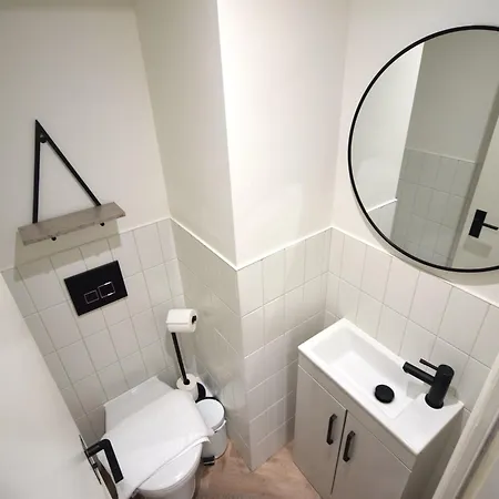 Ferienhaus Cityescape - Spacious 1br Duplex Sofabed - Nq *
