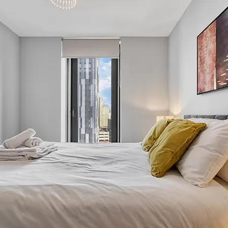 Beautiful Luxury By Media & Man Utd - Pass The Keys *