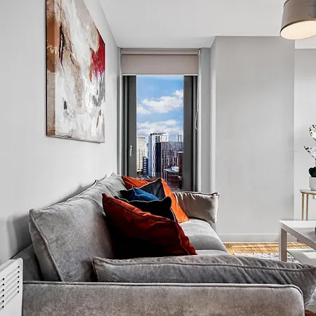 Beautiful Luxury By Media & Man Utd - Pass The Keys