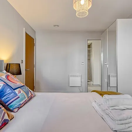 Beautiful Luxury By Media & Man Utd - Pass The Keys Apartman