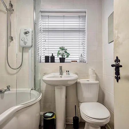 Prázdninový dům Pass The Keys Beautiful 2bed House Near Etihad Stadium & Coop Arena *