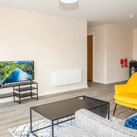 Spacious 2 Bedroom