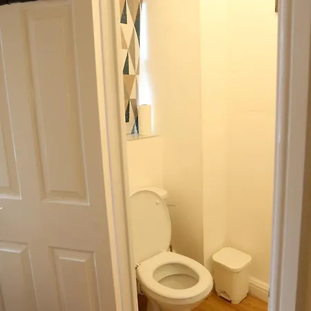 Garden Family Near By Of Salford - Pass The Keys Дом отдыха