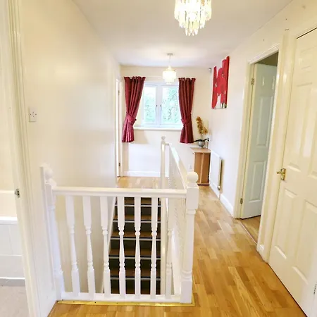 Base For 4 Bed-garden-free Parking - Pass The Keys בית נופש מנצ'סטר