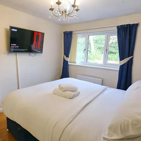 Home Base For Manchester 4 Bed-Garden-Free Parking - Pass The Keys Feriehus *