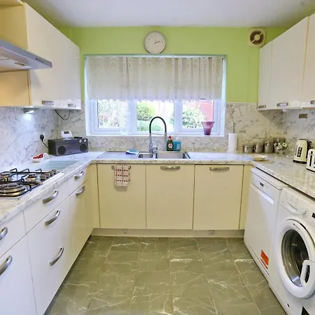 Base For 4 Bed-garden-free Parking - Pass The Keys *