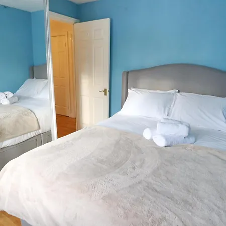 Garden Family Near By Of Salford - Pass The Keys Vakantiehuis *