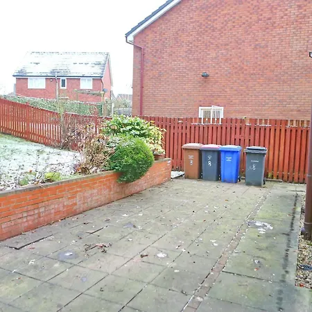 Home Base For Manchester 4 Bed-Garden-Free Parking - Pass The Keys