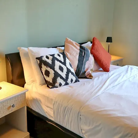 Pass The Keys Cosy Mins Away To Man Etihad Arena * Manchester