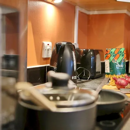 Cosy Mins Away To Man Etihad Arena - Pass The Keys Manchester