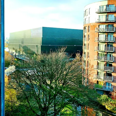 Cosy Mins Away To Man Etihad Arena - Pass The Keys * Manchester