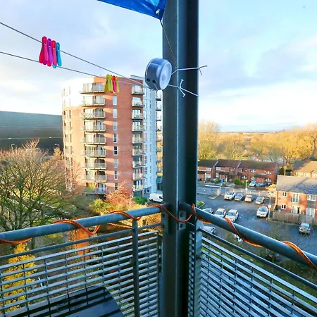 Apartament Cosy Mins Away To Man Etihad Arena - Pass The Keys