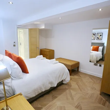 Lejlighed New Build Duplex Near Ao Arena - Pass The Keys