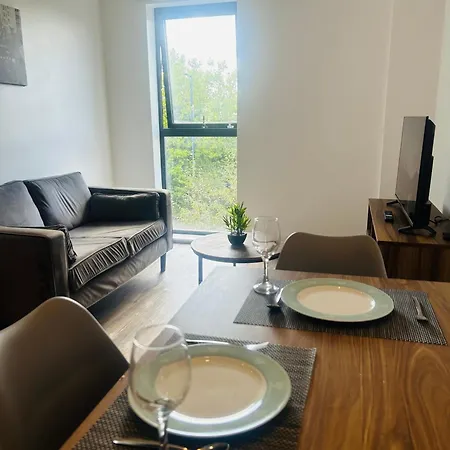 Near Old Trafford & Media 2br Flat Apartman Manchester