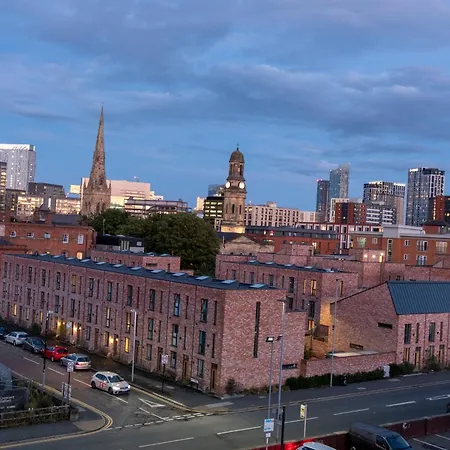 Luxury 2br Apartment *