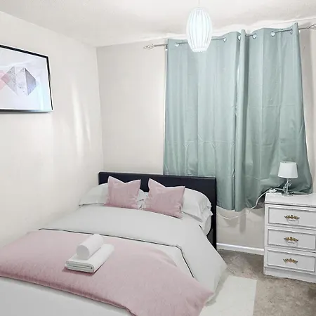 Spacious 3br Near Etihad And Coop Live Free Parking *