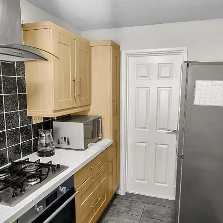 Spacious 3br Near Etihad And Coop Live Free Parking Hébergement de vacances