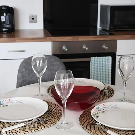 Luxury 2 Bed 13th Floor View Of Old Trafford