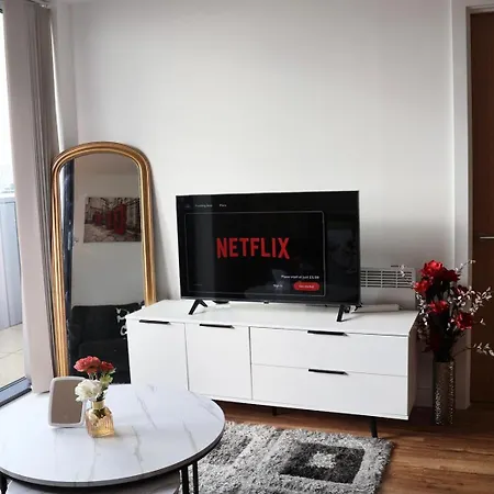 Luxury 2 Bed 13th Floor View Of Old Trafford Daire Manchester