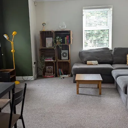 Stylish Monton - No8 Westcliffe Апартаменты