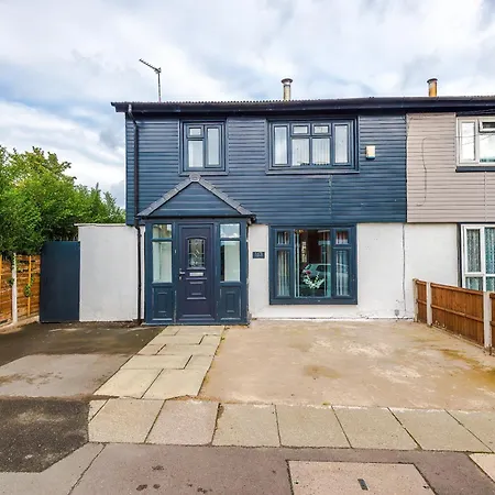 3br Salford Sleeps 7 Kitchen Parking *