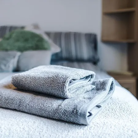 3br Salford Sleeps 7 Kitchen Parking * מנצ'סטר