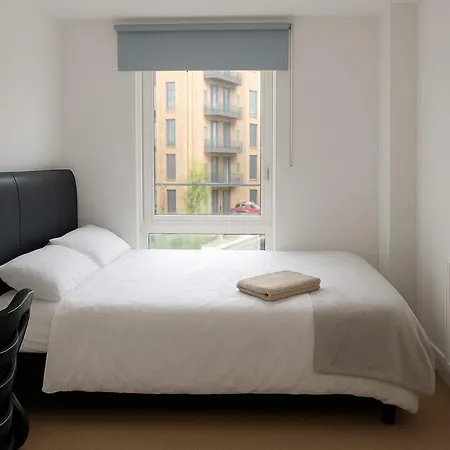 Modern Centre 2 Bedroom With Large Balcony Manchester