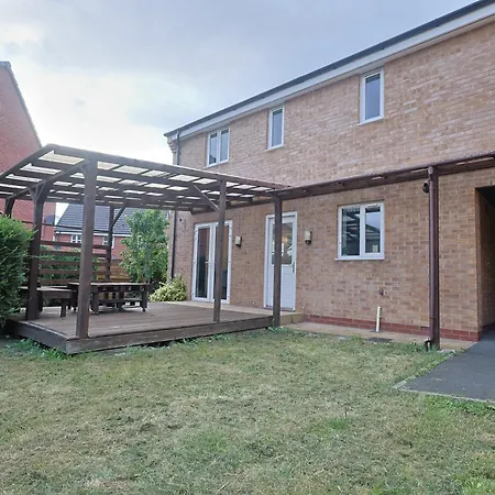 Holiday home 3-beds Sleeps 6 With On-site Parking *