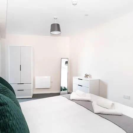 Bright & Spacious 2 Bedroom * Manchester