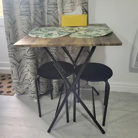 Διαμέρισμα Cosy Newly Built Self-contained Garden Flat