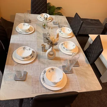 Cosy 4 Bedder House Near Centre Σπίτι διακοπών *