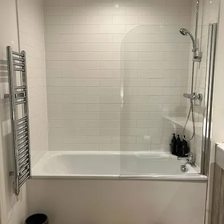 The Dyche - Spacious - Local Attractions Manchester