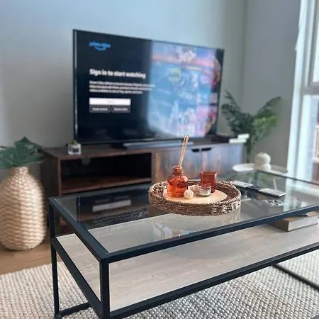 The Dyche - Spacious - Local Attractions Appartamento