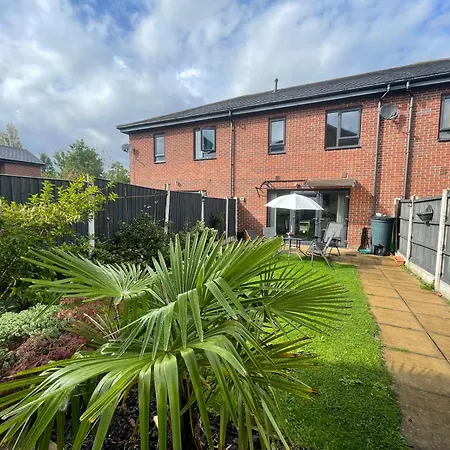 Spacious 2 Bed House In Manchester With Private Parking 펜션 맨체스터
