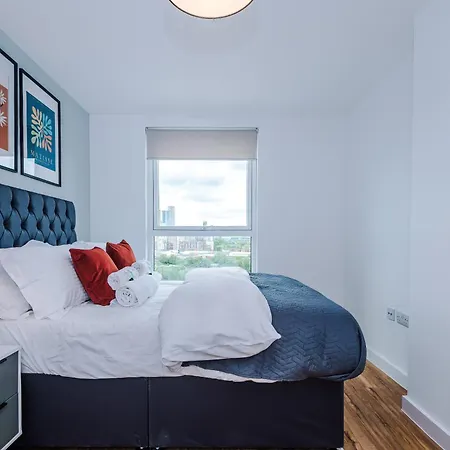 Modern 2br, Free Parking, Gym, Waterfront Apartament Manchester