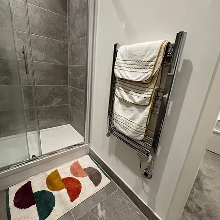 Exquisite Riverview 2bedroom Flat In Manchester. * מנצ'סטר