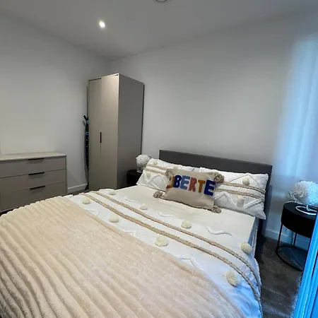 Exquisite Riverview 2bedroom Flat In Manchester. מנצ'סטר