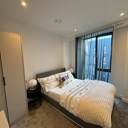 Exquisite Riverview 2bedroom Flat In Manchester. דירה