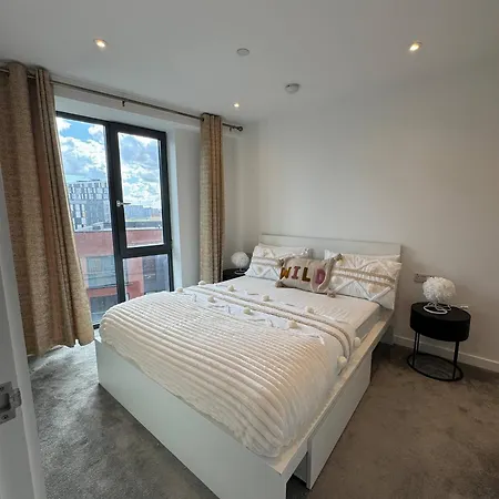 Exquisite Riverview 2bedroom Flat In Manchester. * מנצ'סטר