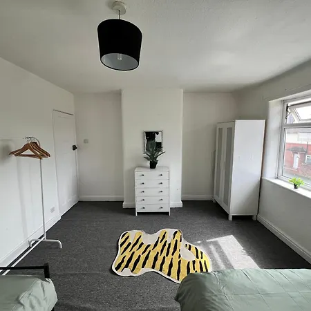 Budget Spacious 3 Bed In