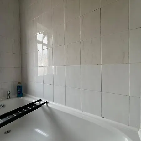 Сasa de vacaciones Budget Spacious 3 Bed In Mánchester