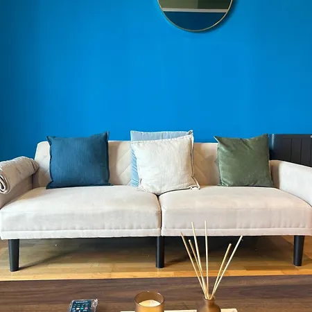 - Next To Ao Arena - With Parking Apartmán *