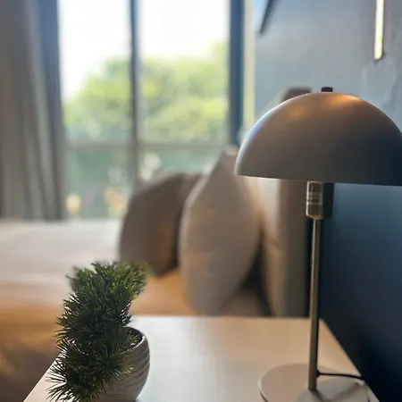 - Next To Ao Arena - With Parking Apartmán *