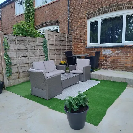 Entire 3br Near Chorlton Water Park And Airport With Parking *
