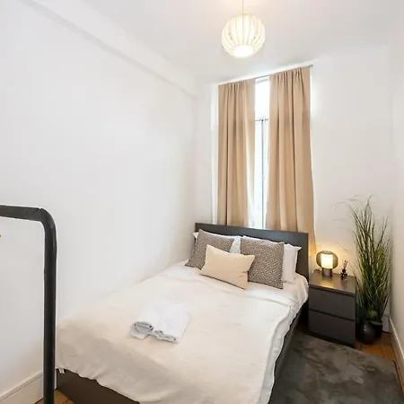 Apartment 2 Bed Centre Flat Sleeps 6
