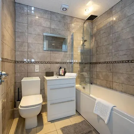 2 Bed Centre Flat Sleeps 6 Διαμέρισμα *