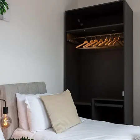 Apartment 2 Bed Centre Flat Sleeps 6