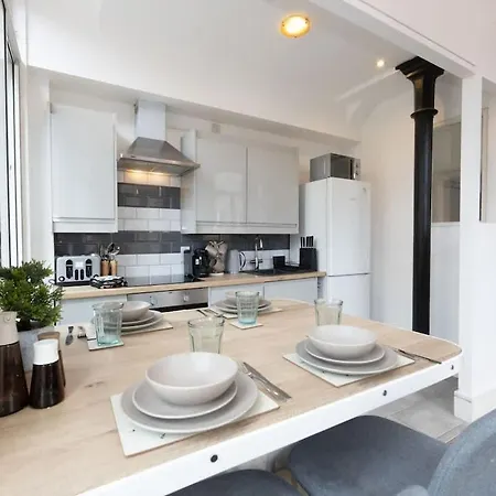 2 Bed Centre Flat Sleeps 6 Μάντσεστερ